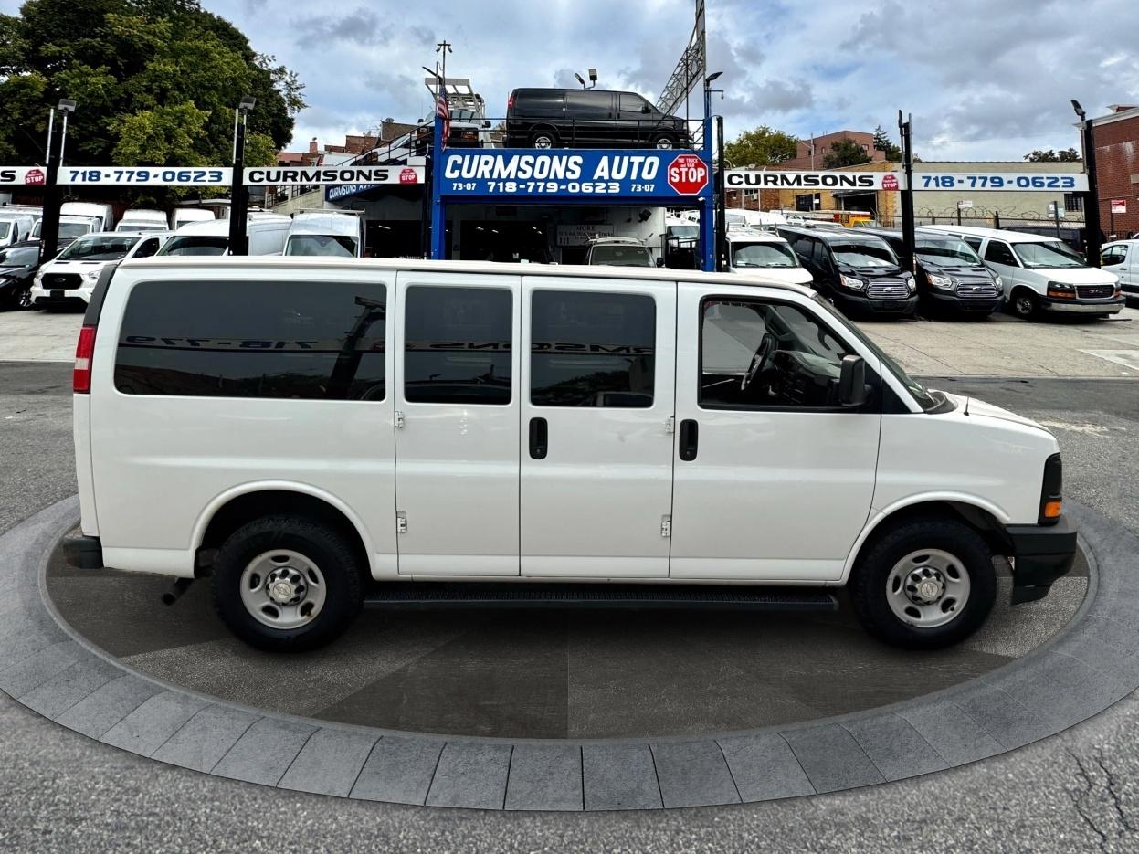 Chevrolet Express Passenger RWD 2500 135" LS 2017