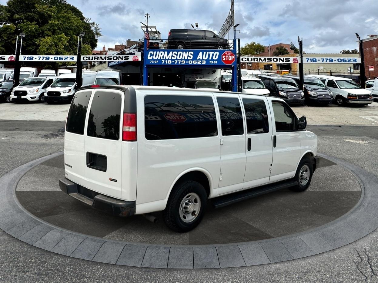 Chevrolet Express Passenger RWD 2500 135" LS 2017