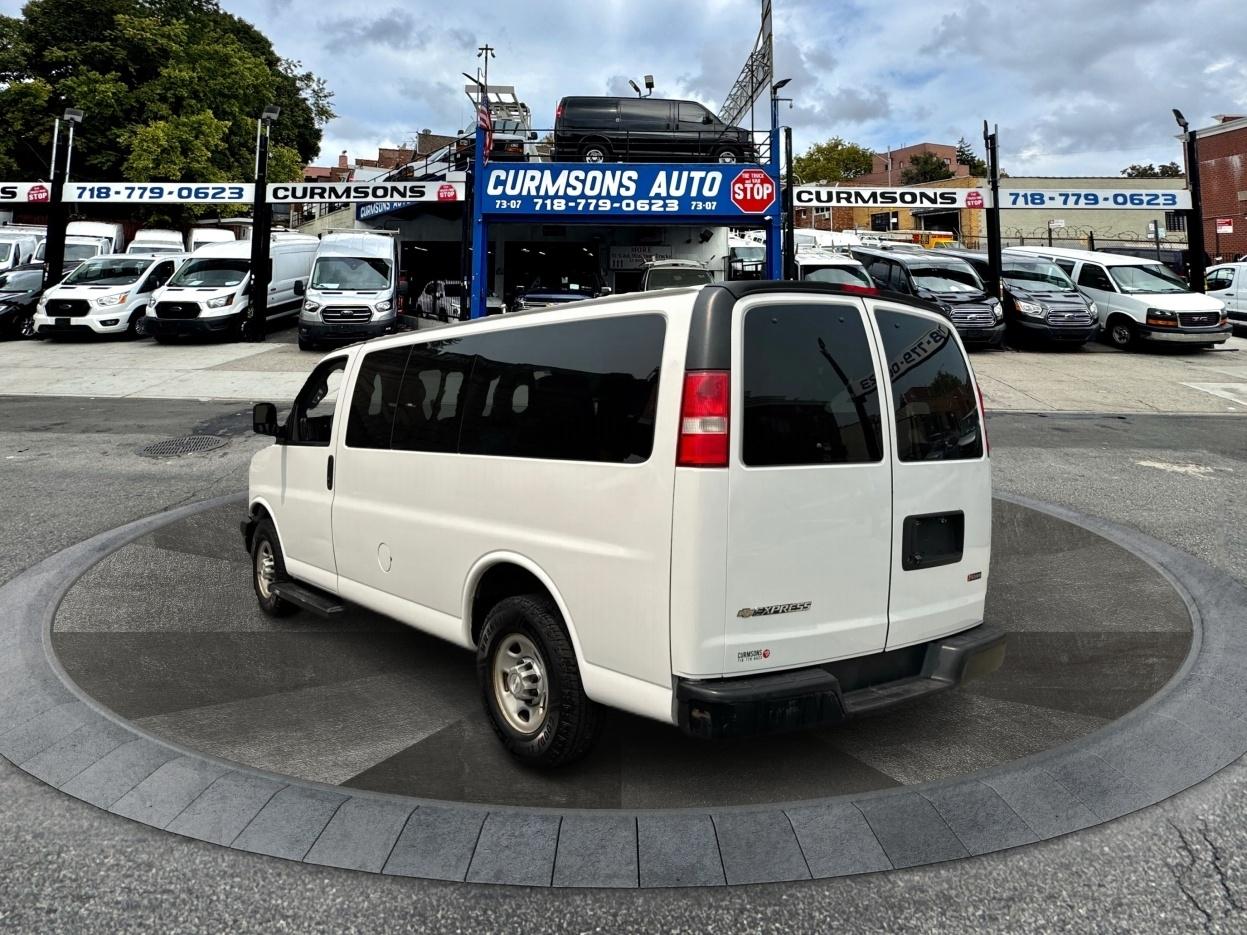 Chevrolet Express Passenger RWD 2500 135" LS 2017