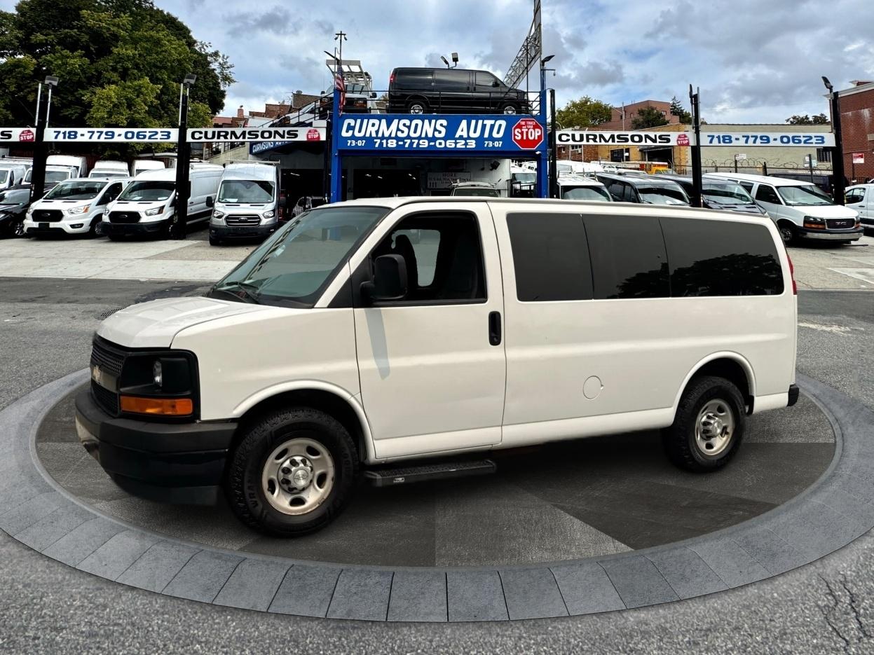Chevrolet Express Passenger RWD 2500 135" LS 2017