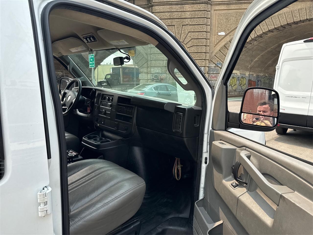 Chevrolet Express Passenger RWD 2500 135" LS 2017