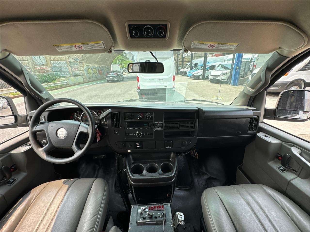 Chevrolet Express Passenger RWD 2500 135" LS 2017