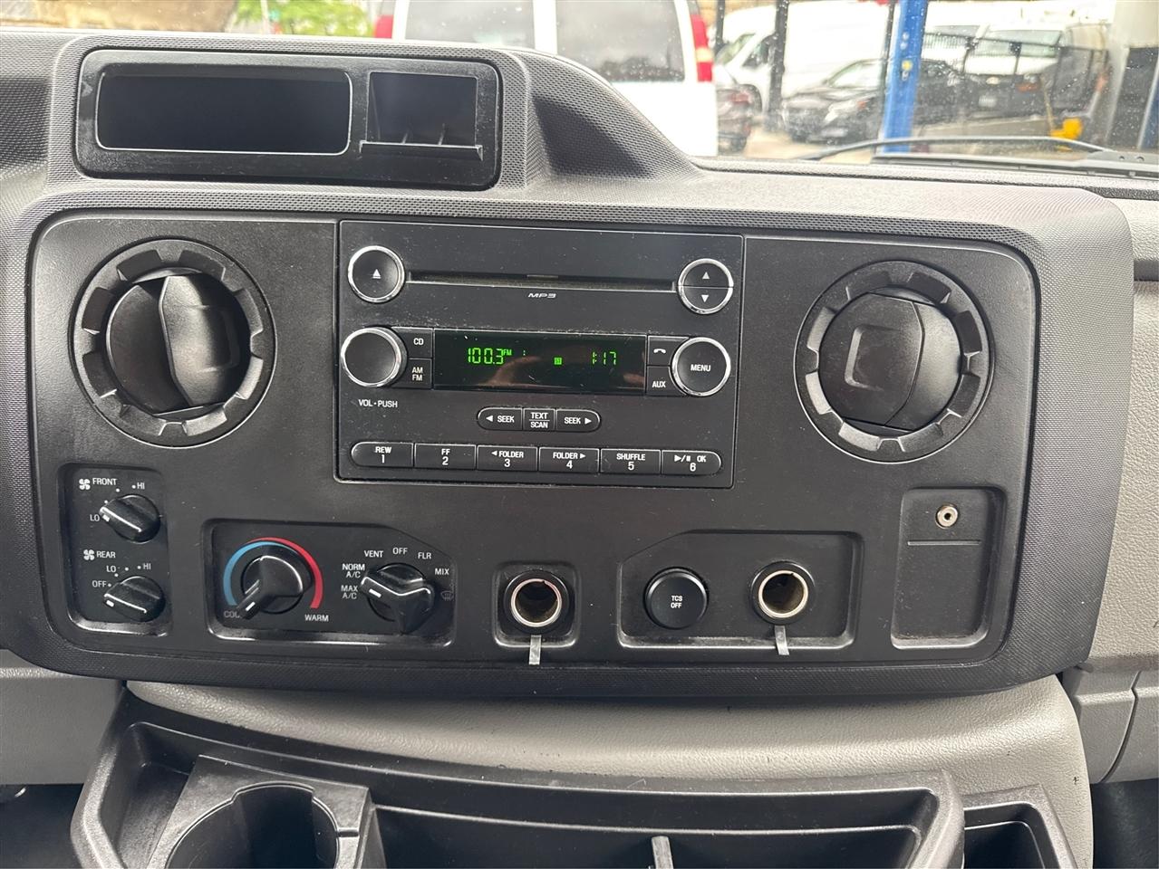 Ford Econoline Wagon E-350 Super Duty Ext XLT 2014