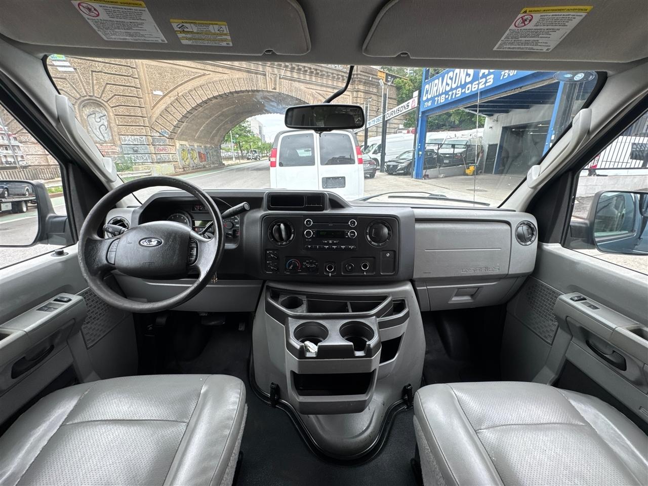 Ford Econoline Wagon E-350 Super Duty Ext XLT 2014