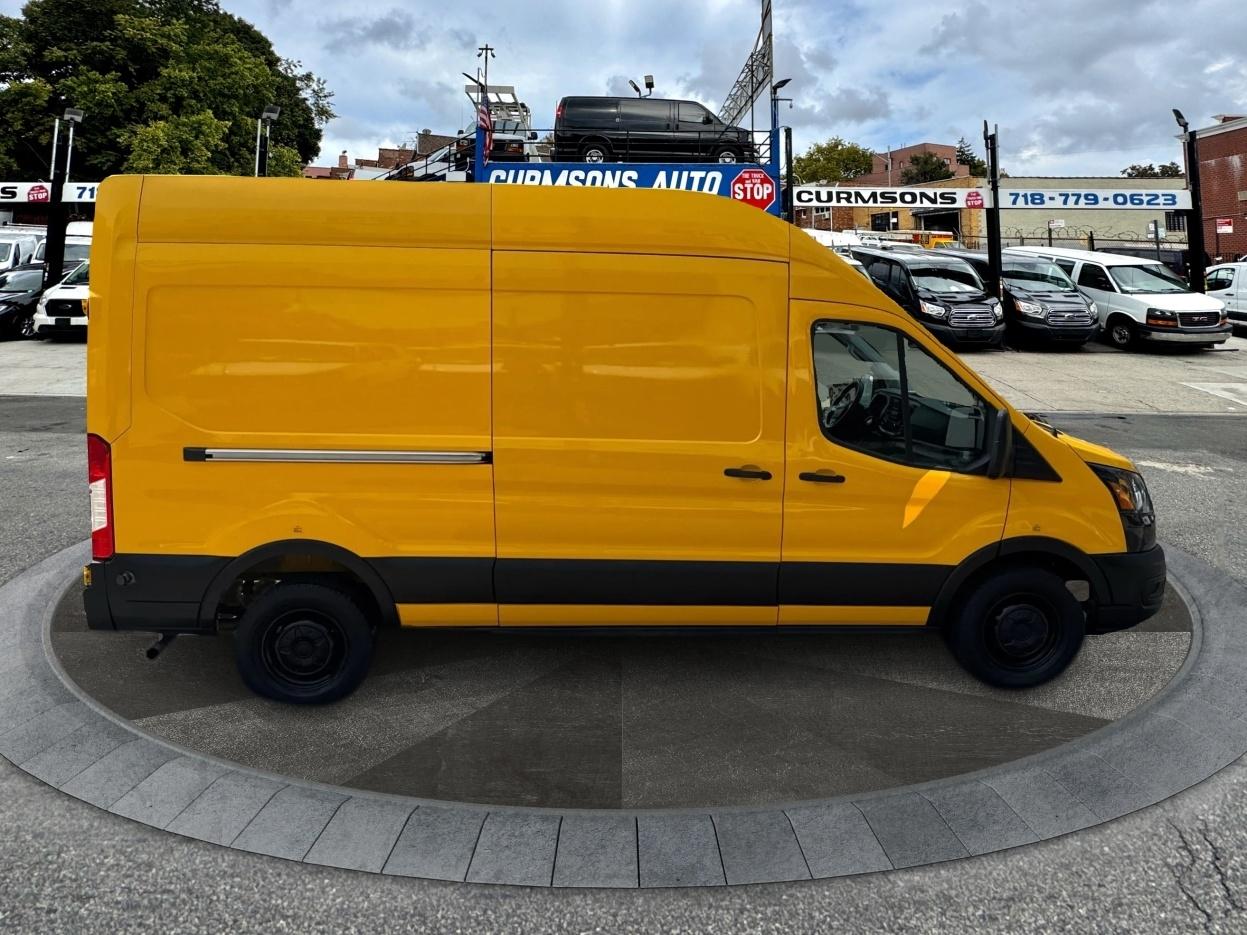 Ford Transit Cargo Van T-250 148" Hi Rf 9070 GVWR RWD 2023