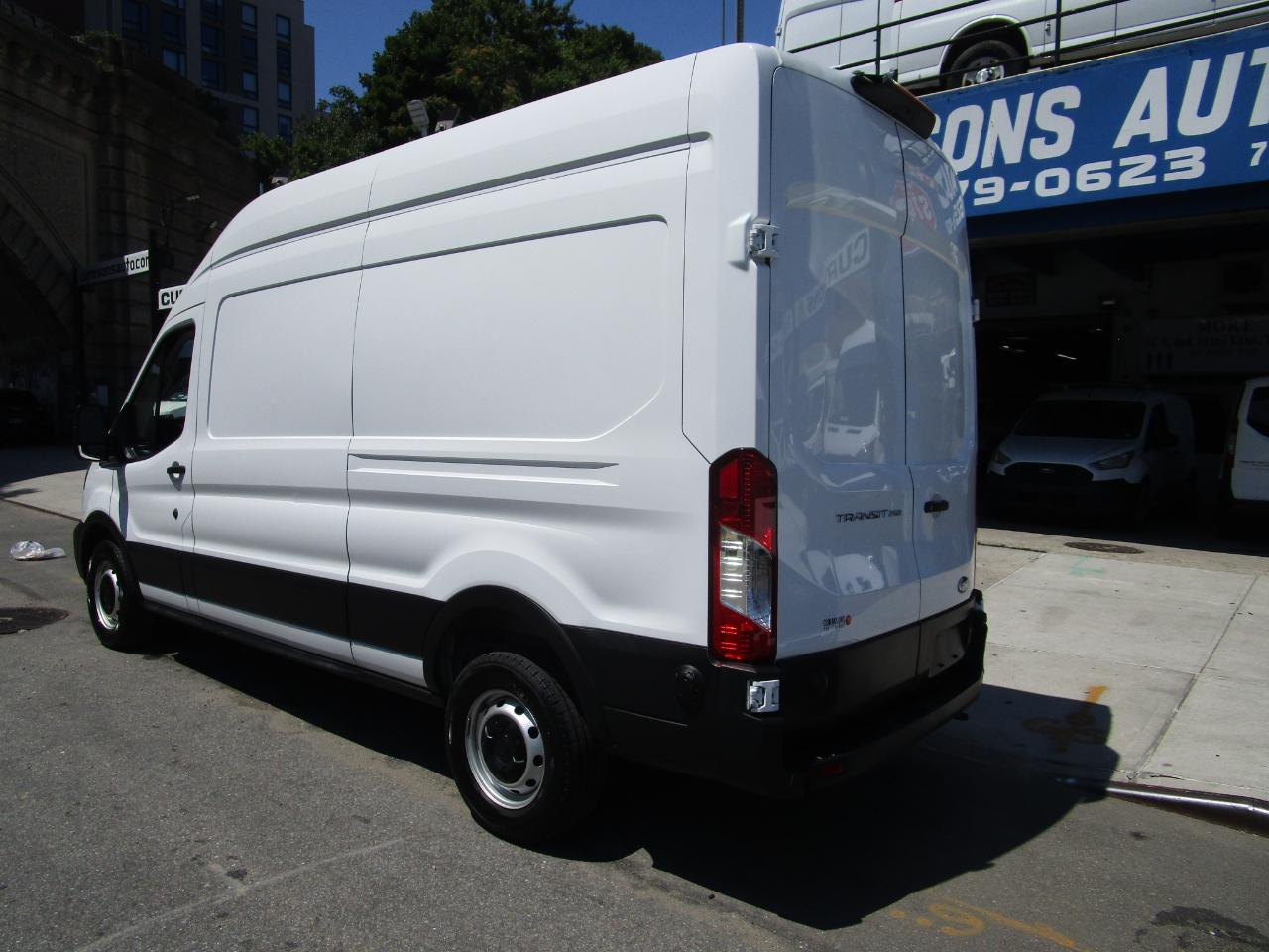 Ford Transit Cargo Van T-250 148" Hi Rf 9070 GVWR RWD 2025