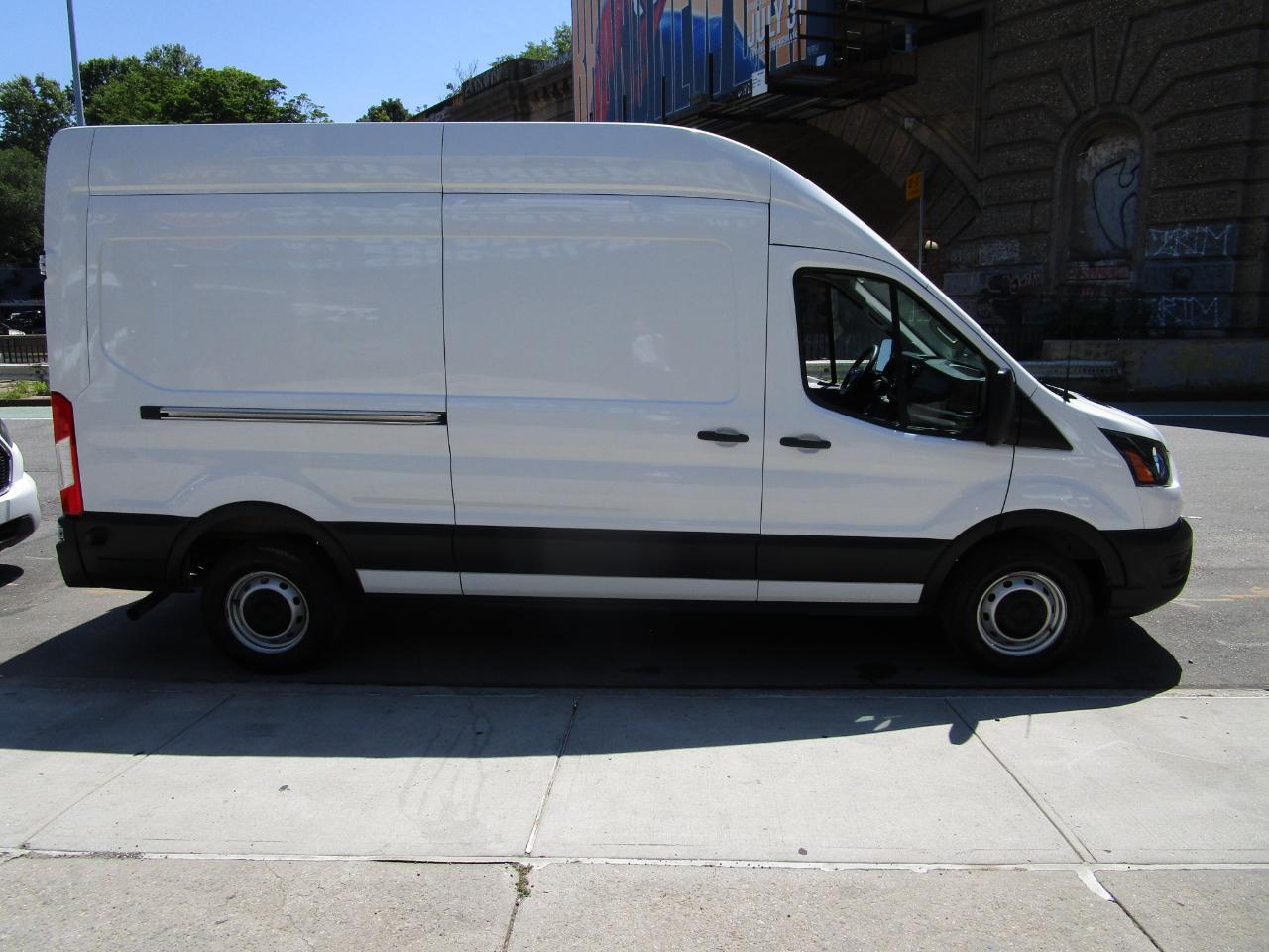 Ford Transit Cargo Van T-250 148" Hi Rf 9070 GVWR RWD 2025