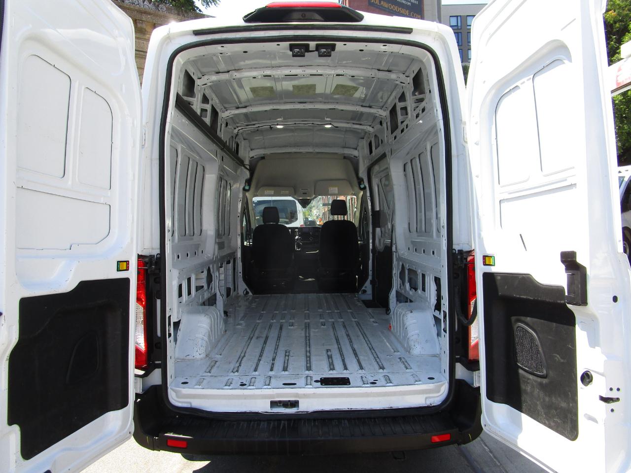 Ford Transit Cargo Van T-250 148" Hi Rf 9070 GVWR RWD 2025