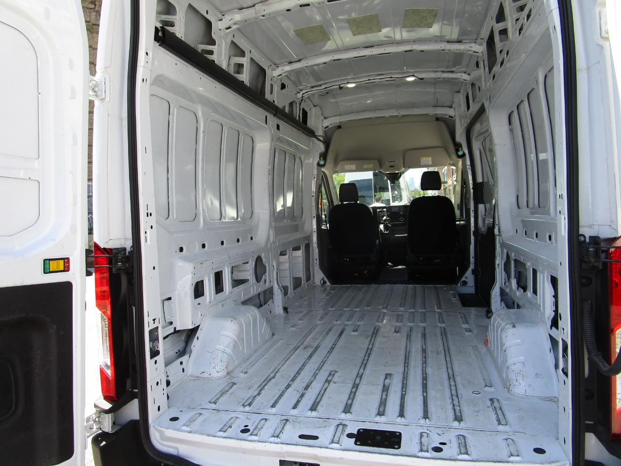 Ford Transit Cargo Van T-250 148" Hi Rf 9070 GVWR RWD 2025