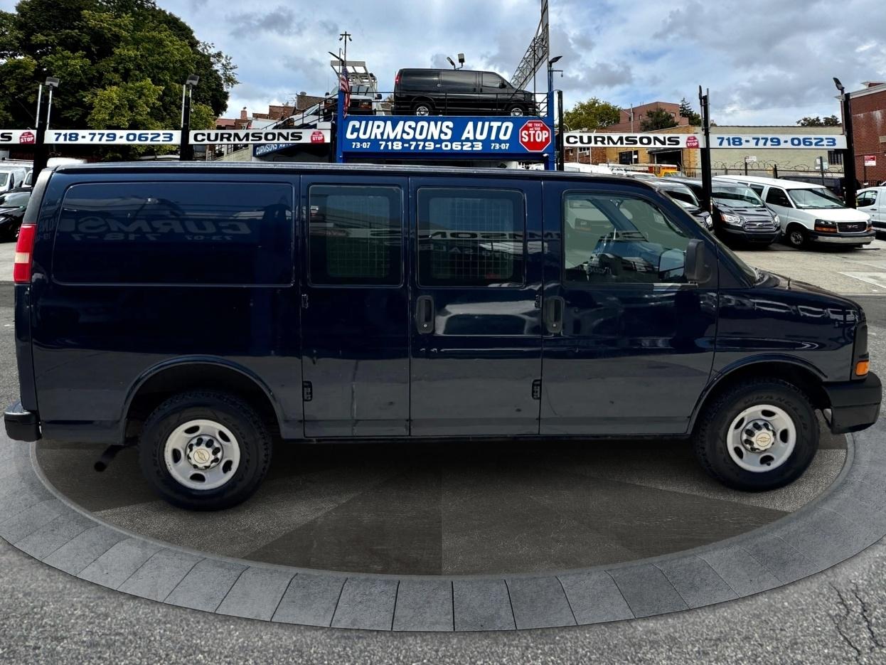 Chevrolet Express Cargo Van RWD 3500 135" 2011