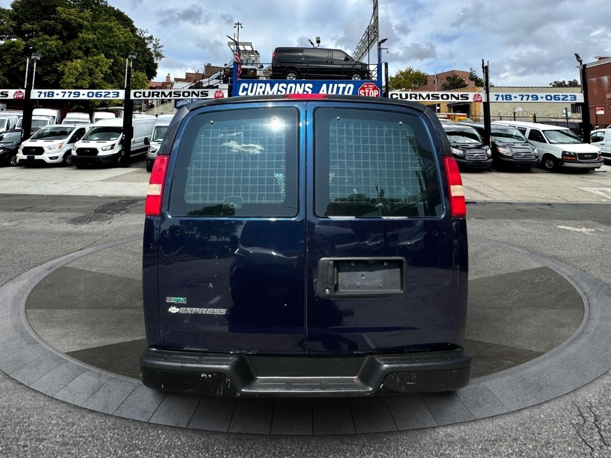 Chevrolet Express Cargo Van RWD 3500 135" 2011