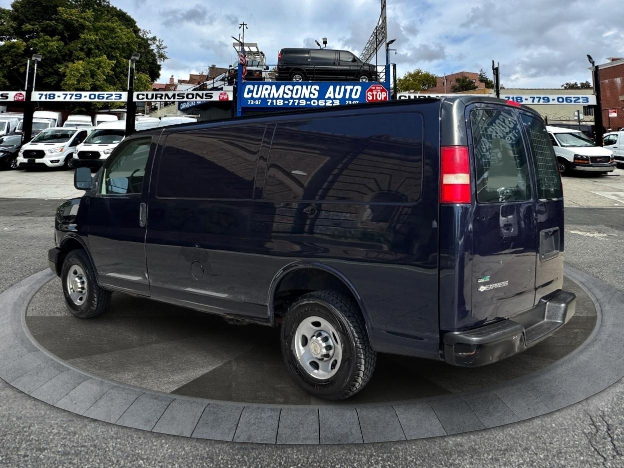 Chevrolet Express Cargo Van RWD 3500 135" 2011