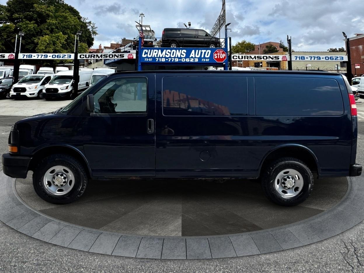 Chevrolet Express Cargo Van RWD 3500 135" 2011
