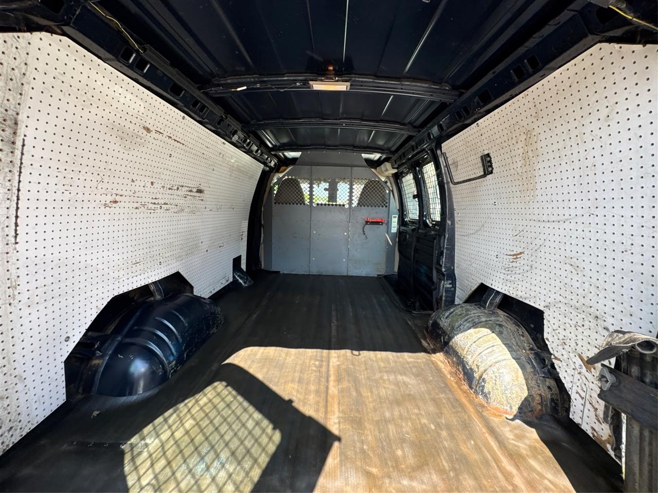 Chevrolet Express Cargo Van RWD 3500 135" 2011