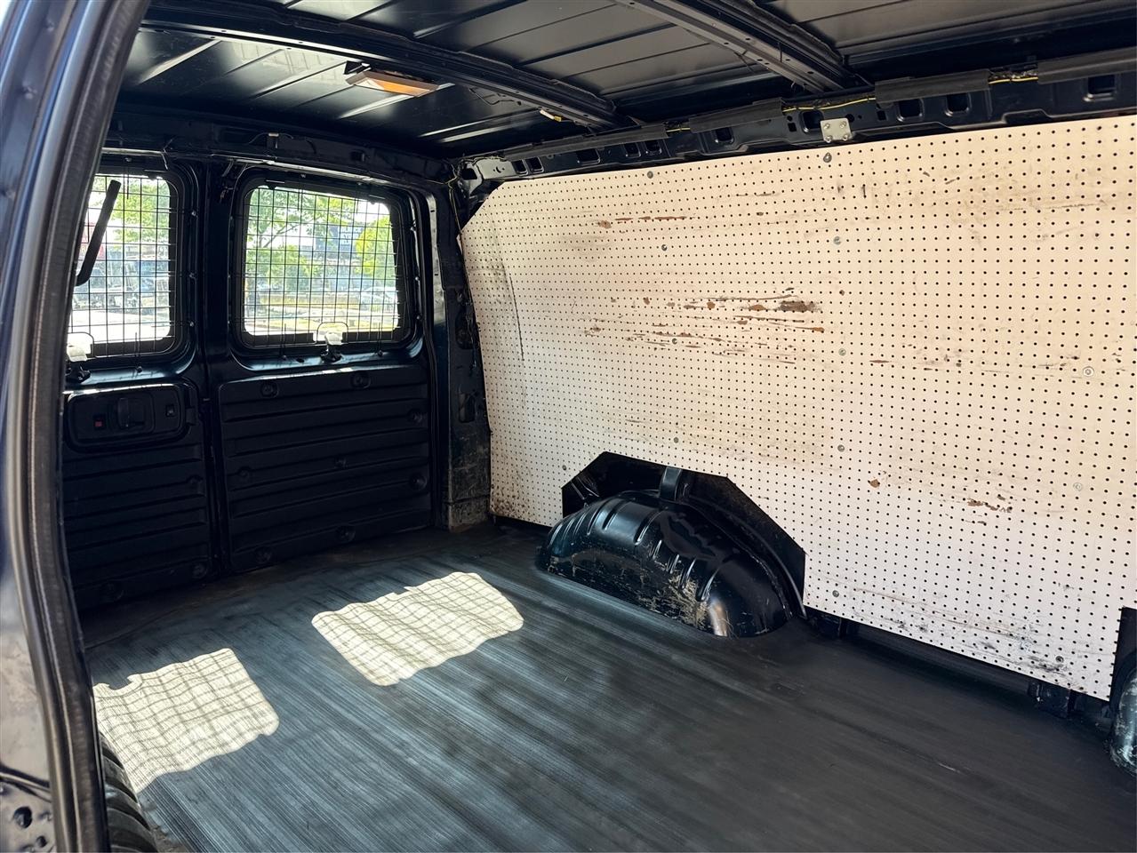 Chevrolet Express Cargo Van RWD 3500 135" 2011