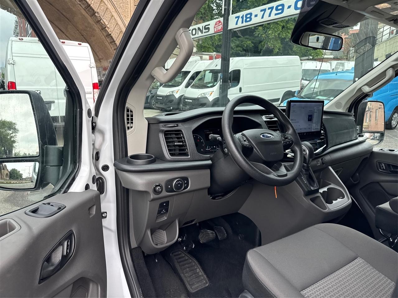 Ford Transit Passenger Wagon T-350 148" Low Roof XLT RWD 2025