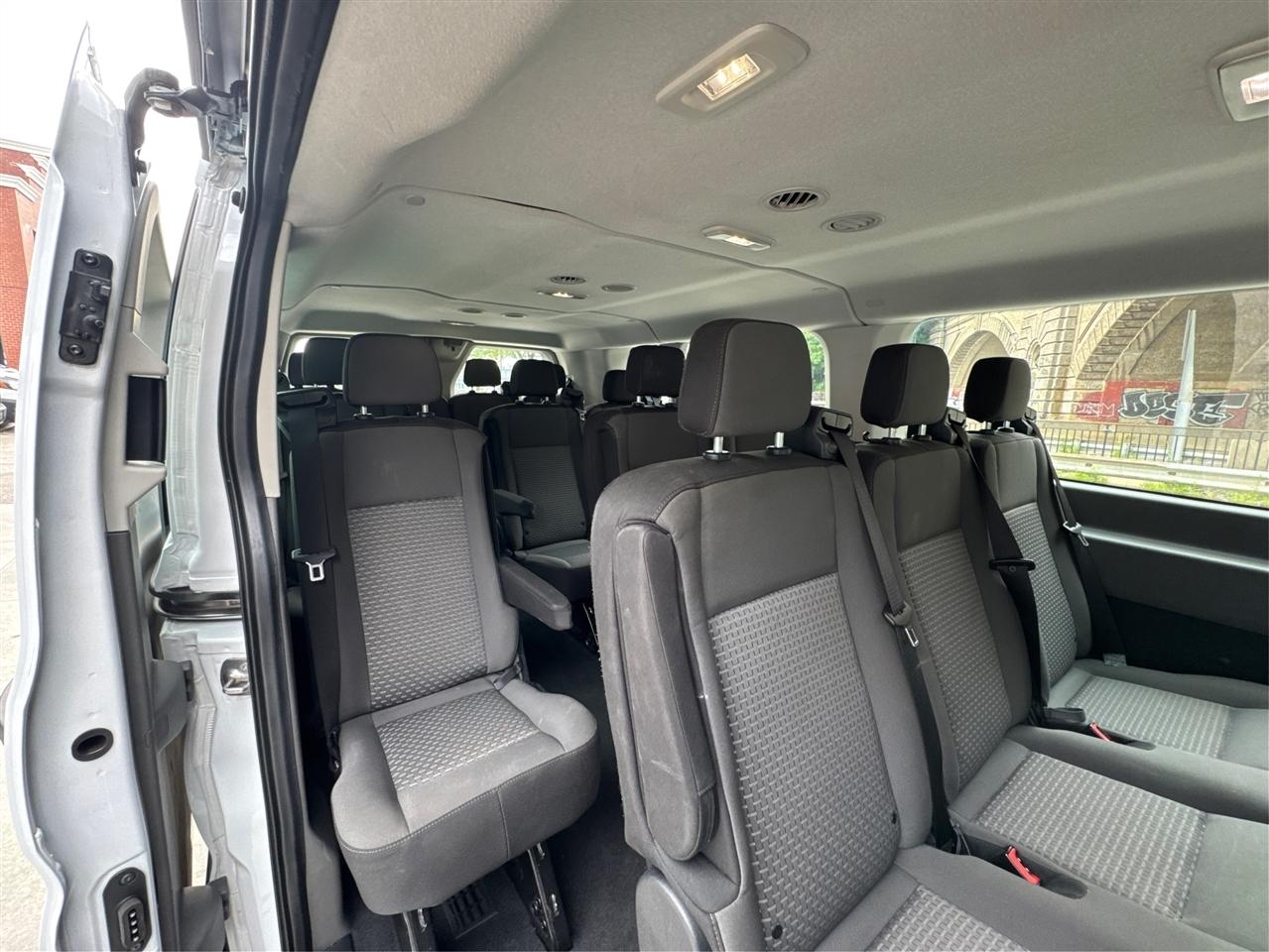 Ford Transit Passenger Wagon T-350 148" Low Roof XLT RWD 2025
