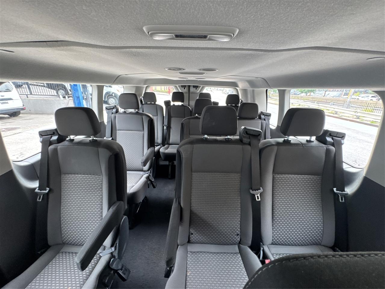 Ford Transit Passenger Wagon T-350 148" Low Roof XLT RWD 2025