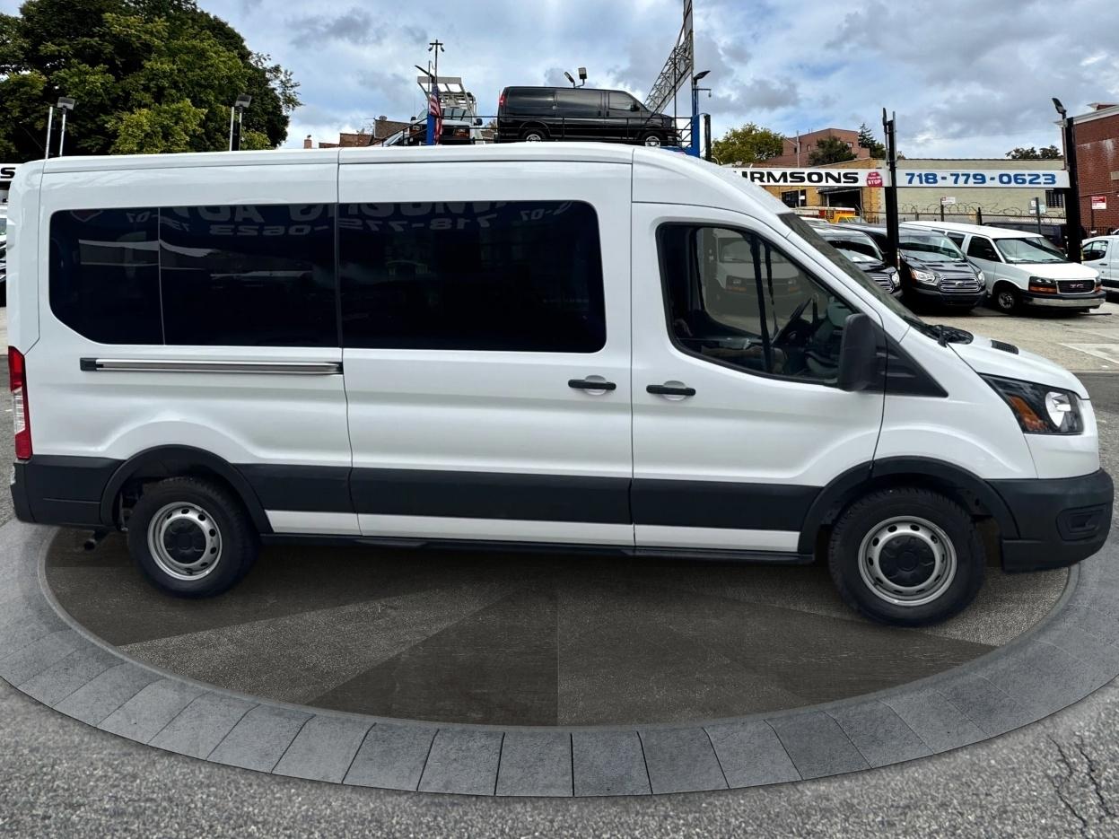 Ford Transit Passenger Wagon T-350 148" Med Roof XLT RWD 2026
