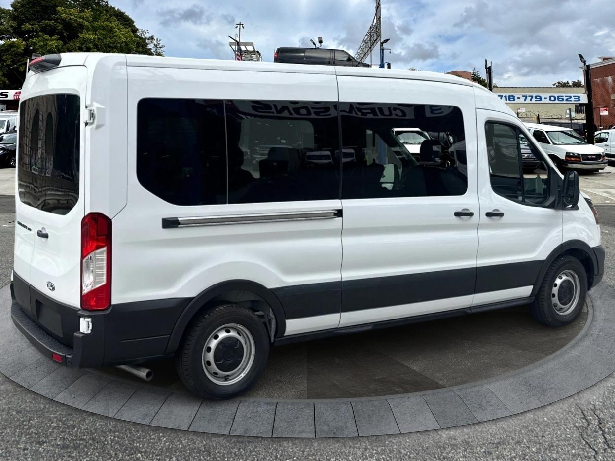 Ford Transit Passenger Wagon T-350 148" Med Roof XLT RWD 2026