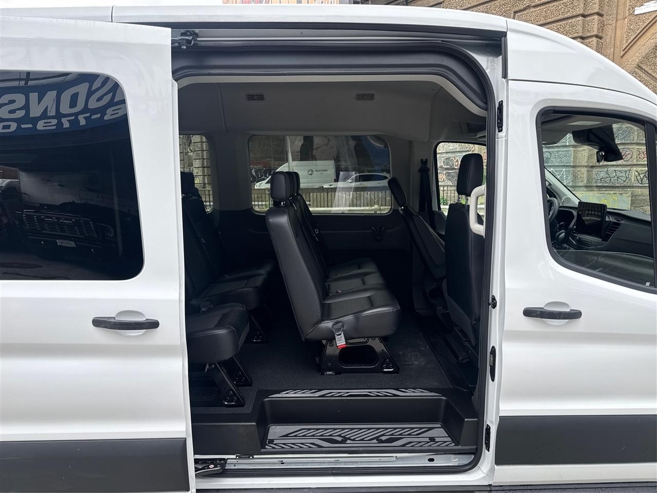 Ford Transit Passenger Wagon T-350 148" Med Roof XLT RWD 2026