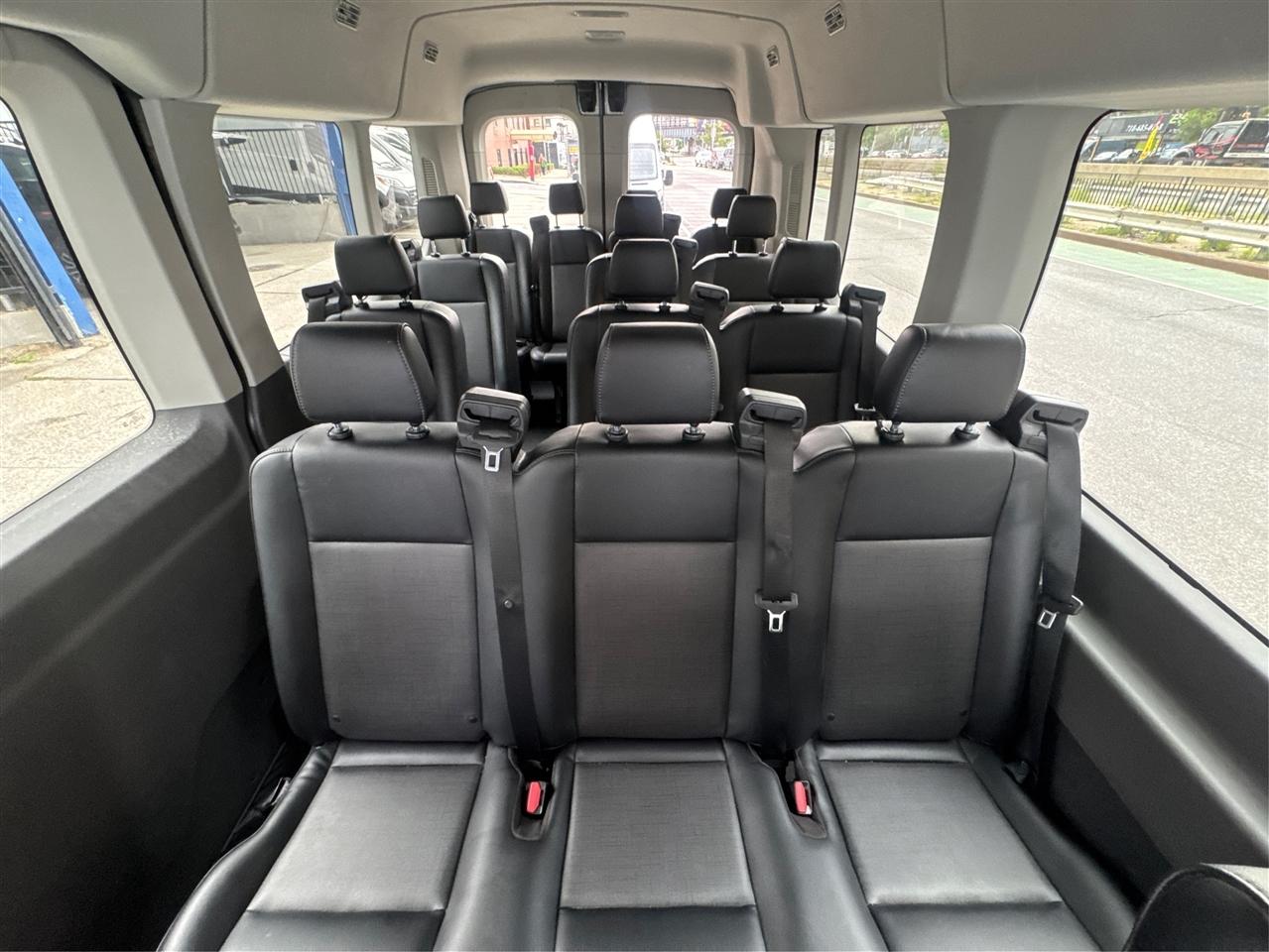 Ford Transit Passenger Wagon T-350 148" Med Roof XLT RWD 2026