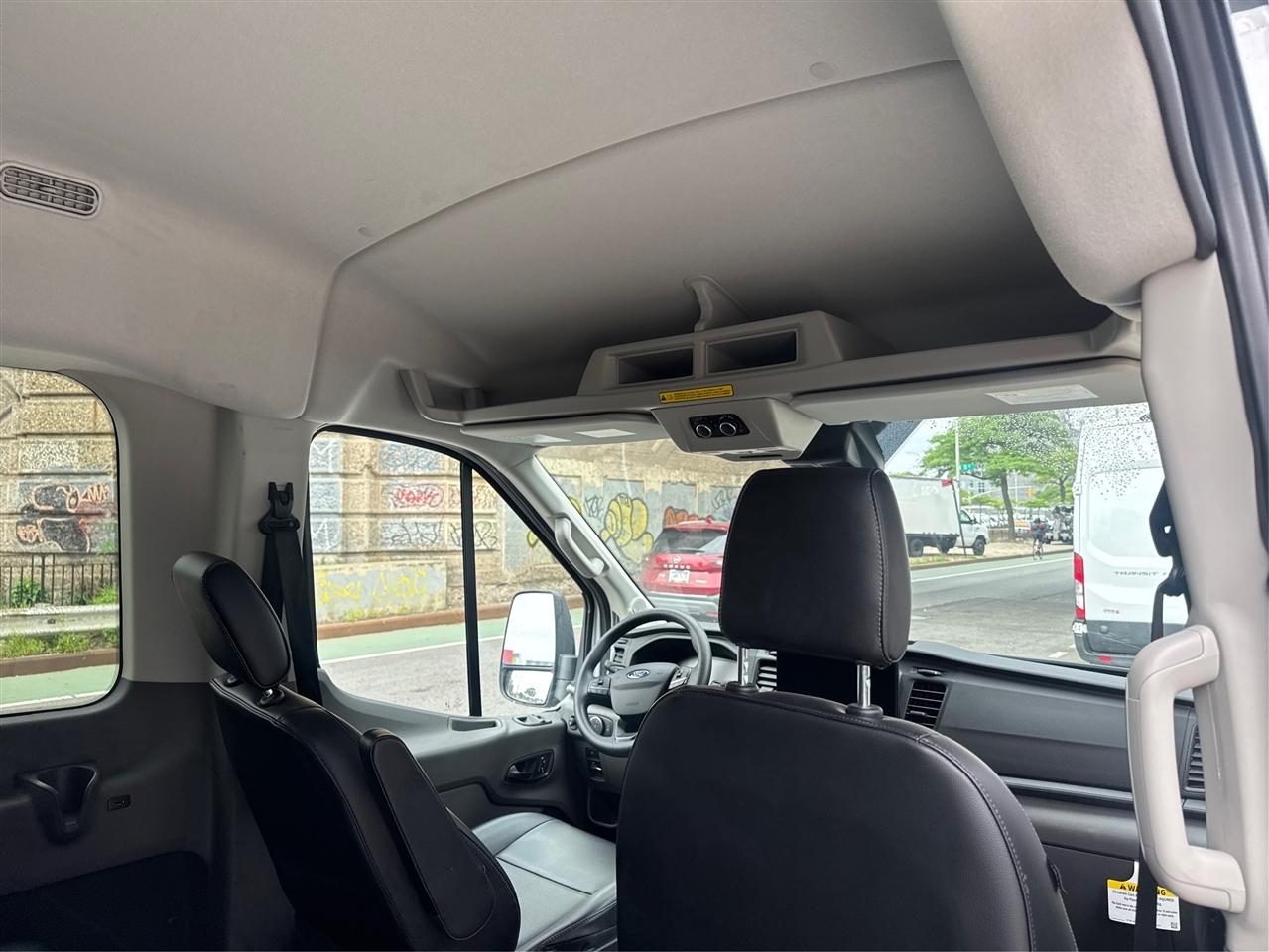 Ford Transit Passenger Wagon T-350 148" Med Roof XLT RWD 2026