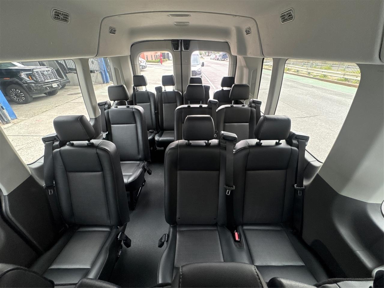 Ford Transit Passenger Wagon T-350 148" Med Roof XLT RWD 2026