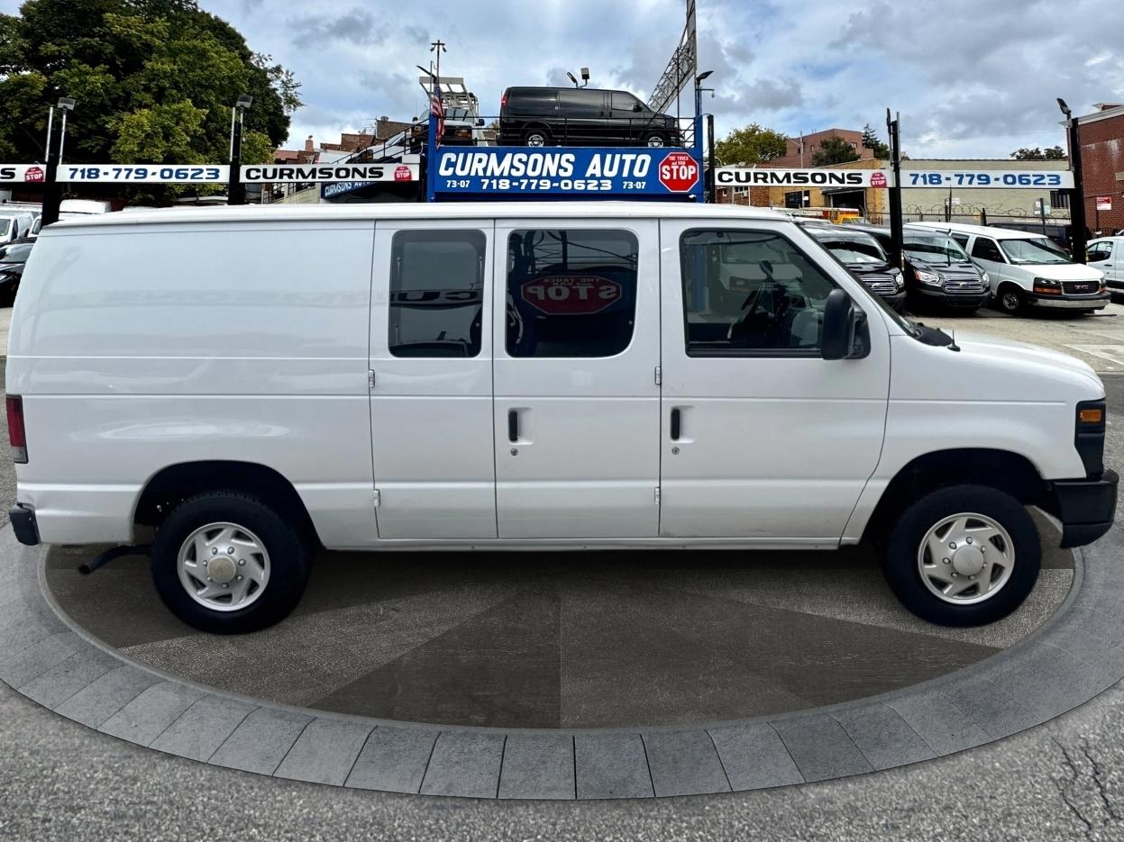 Ford Econoline Cargo Van E-150 2009