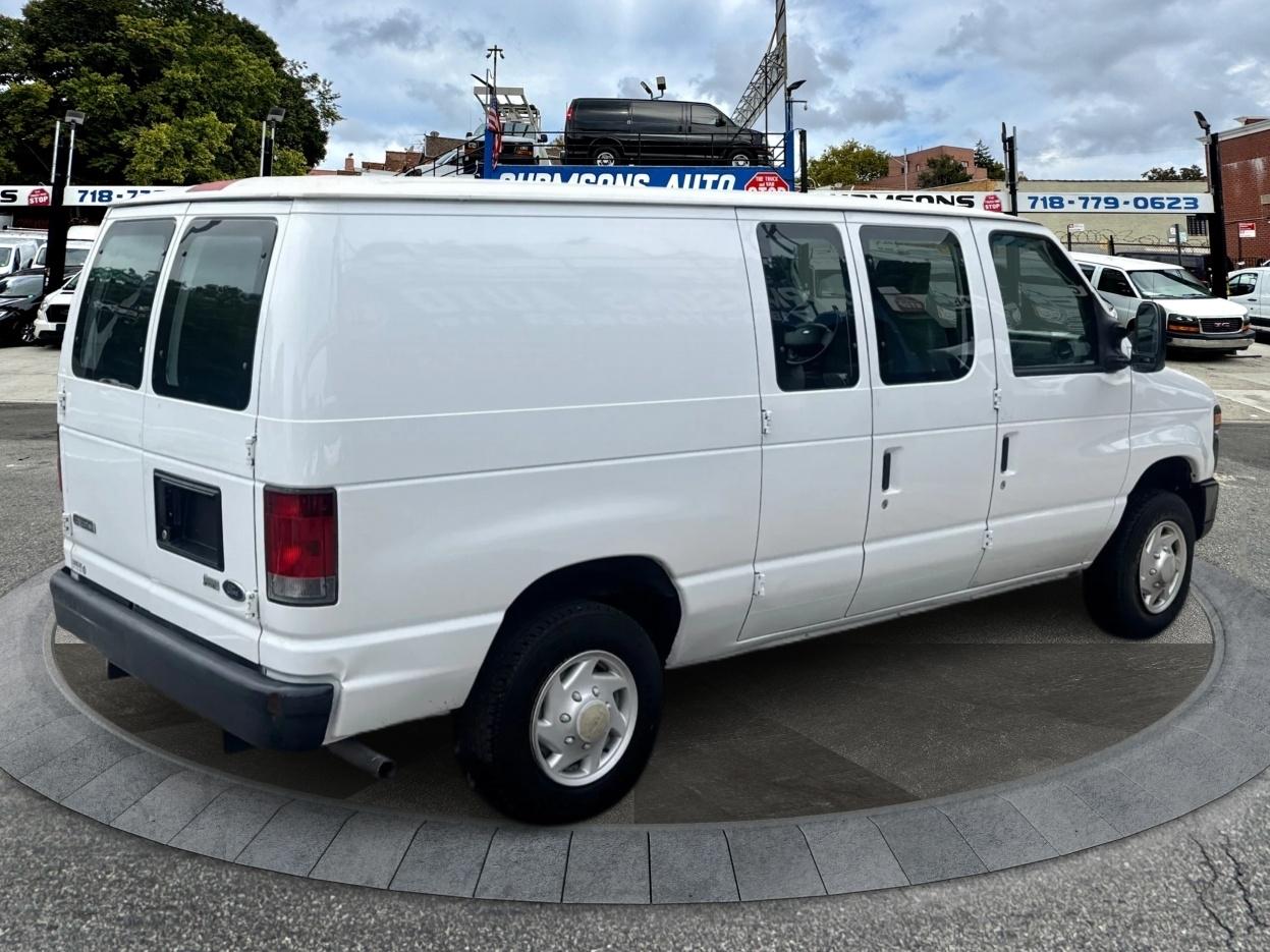 Ford Econoline Cargo Van E-150 2009