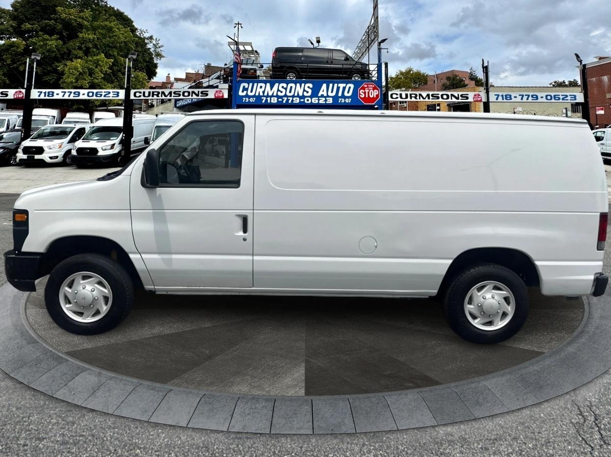 Ford Econoline Cargo Van E-150 2009