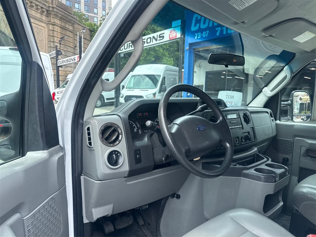 Ford Econoline Cargo Van E-150 2009