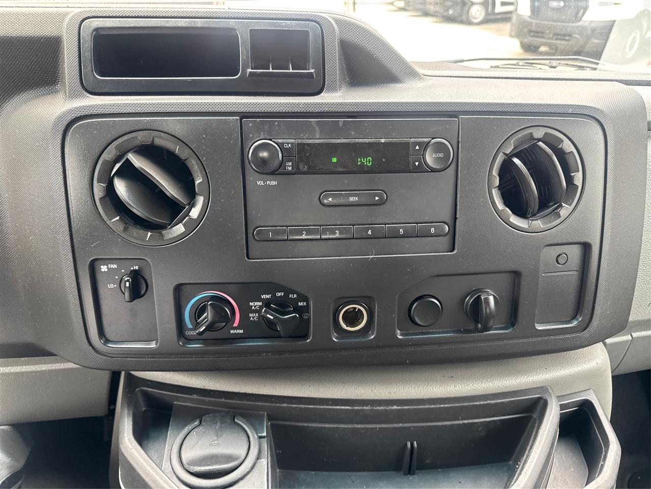 Ford Econoline Cargo Van E-150 2009