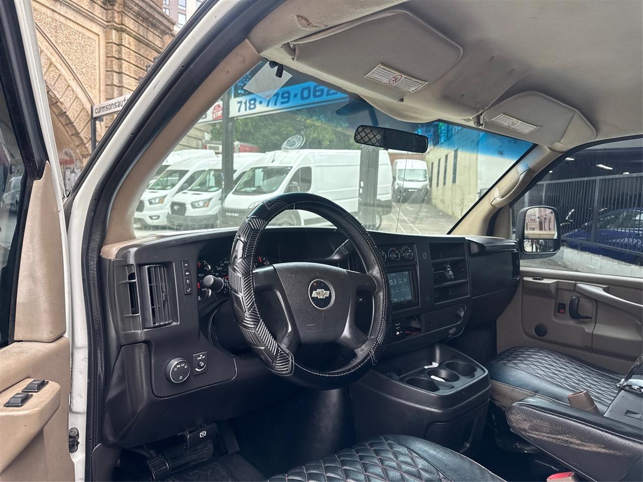 Chevrolet Express Cargo Van RWD 2500 135" 2011