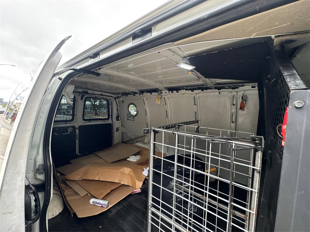 Chevrolet Express Cargo Van RWD 2500 135" 2011