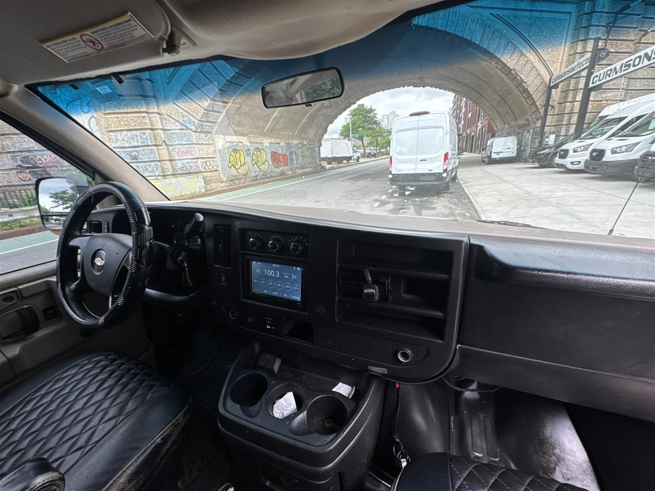 Chevrolet Express Cargo Van RWD 2500 135" 2011
