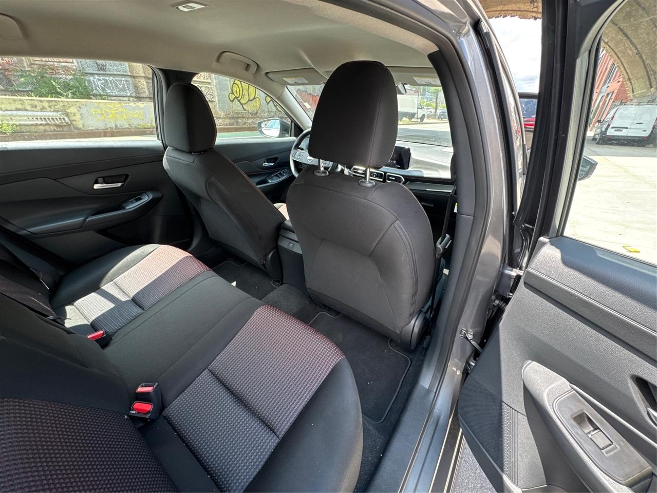 Nissan Sentra SR Sedan *Ltd Avail* 2026