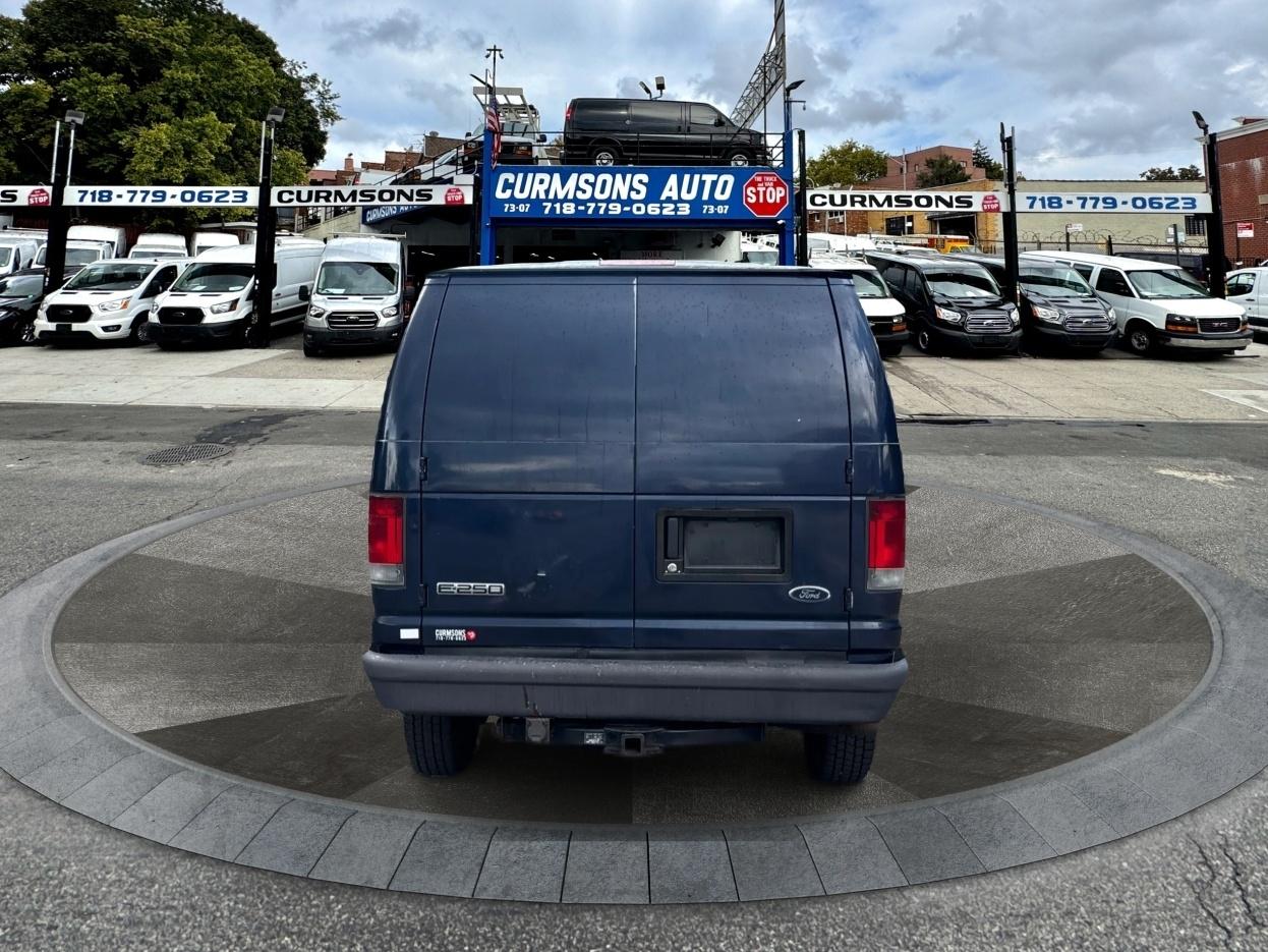 Ford Econoline Cargo Van E-250 2006
