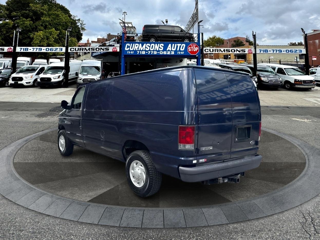 Ford Econoline Cargo Van E-250 2006