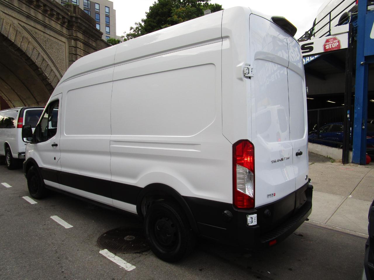 Ford Transit Cargo Van T-250 148" Hi Rf 9070 GVWR RWD 2023