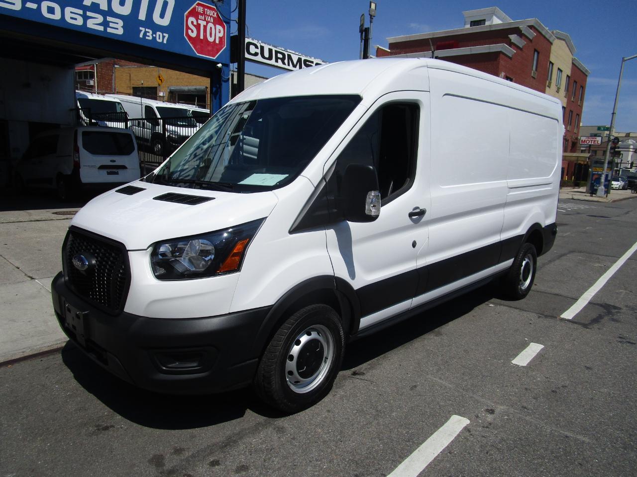 Ford Transit Cargo Van T-250 148" Med Rf 9070 GVWR RWD 2024