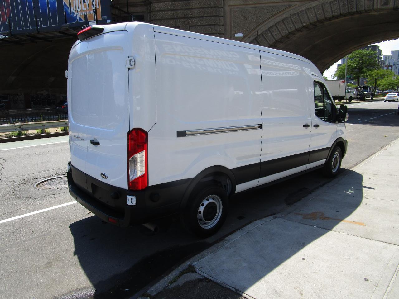 Ford Transit Cargo Van T-250 148" Med Rf 9070 GVWR RWD 2024