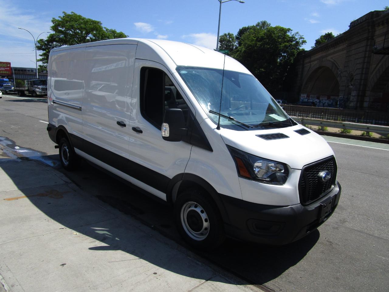 Ford Transit Cargo Van T-250 148" Med Rf 9070 GVWR RWD 2024