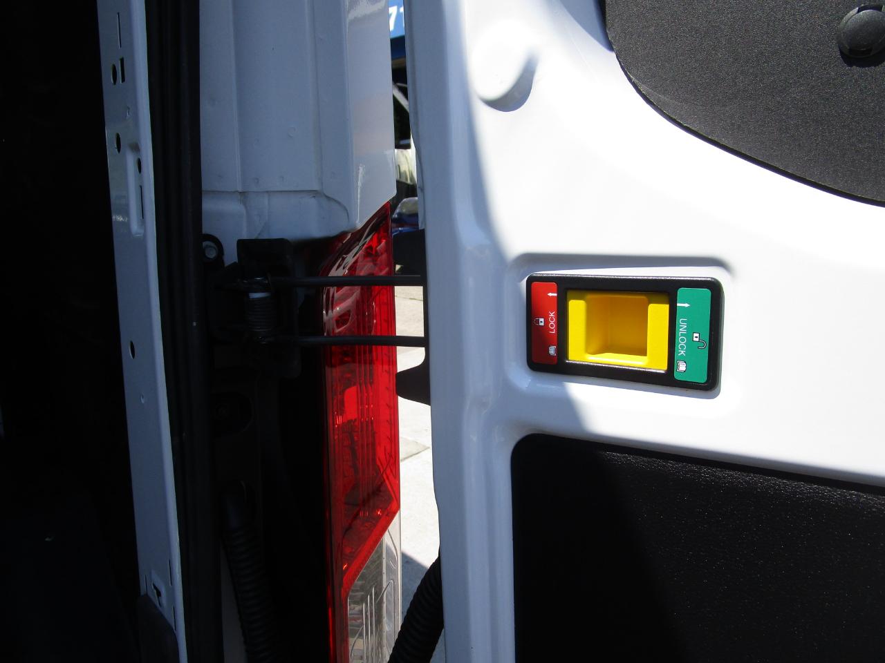 Ford Transit Cargo Van T-250 148" Med Rf 9070 GVWR RWD 2024
