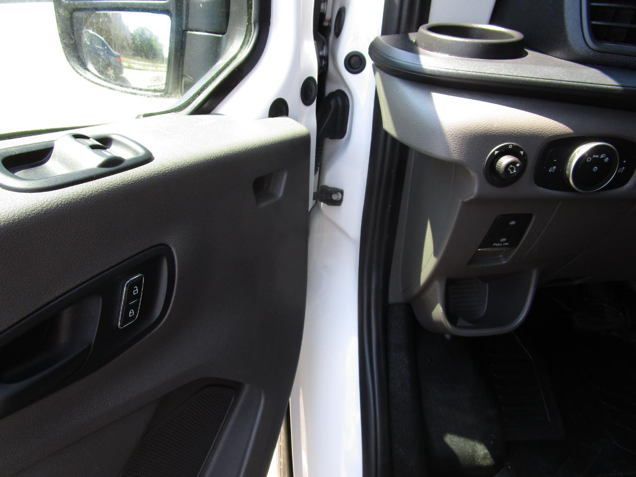 Ford Transit Cargo Van T-250 148" Med Rf 9070 GVWR RWD 2024