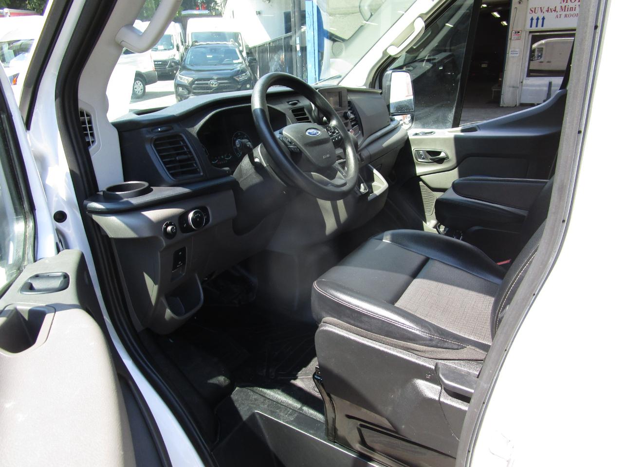 Ford Transit Cargo Van T-250 148" Med Rf 9070 GVWR RWD 2024