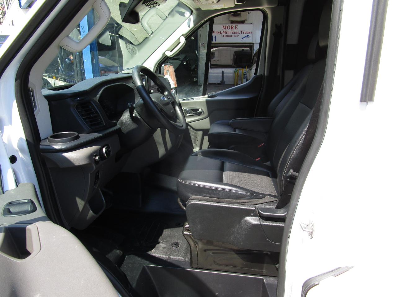 Ford Transit Cargo Van T-250 148" Med Rf 9070 GVWR RWD 2024