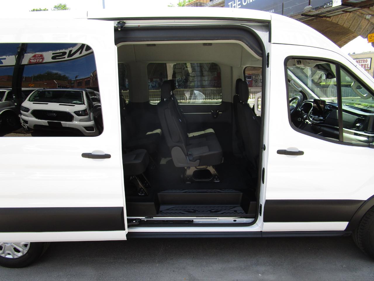 Ford Transit Passenger Wagon T-350 148" Med Roof XLT RWD 2026