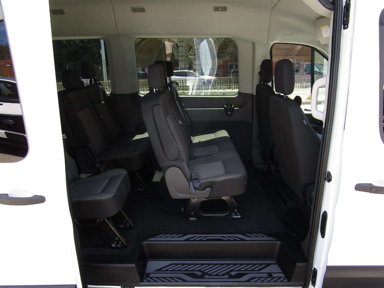 Ford Transit Passenger Wagon T-350 148" Med Roof XLT RWD 2026