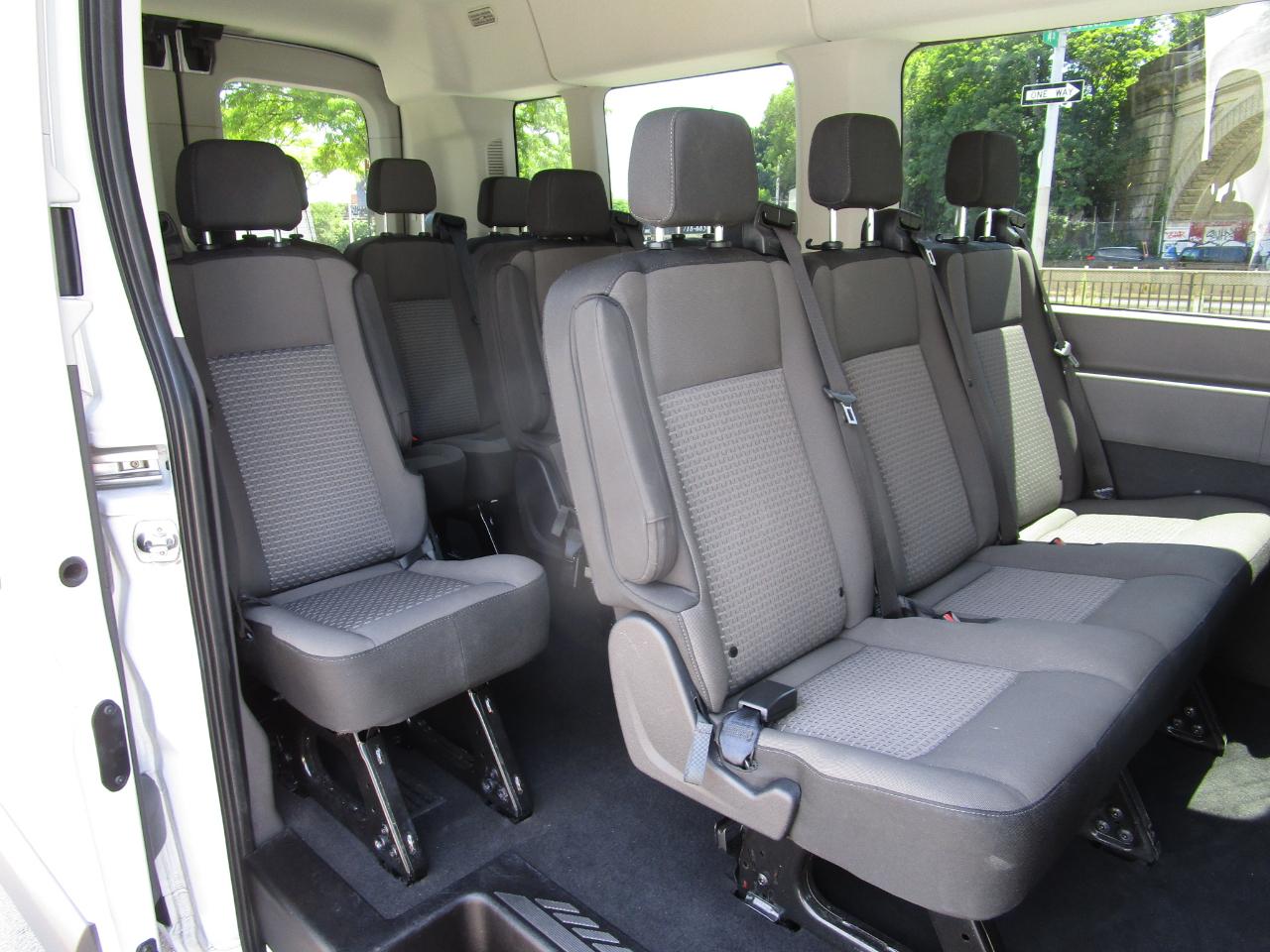 Ford Transit Passenger Wagon T-350 148" Med Roof XLT RWD 2026